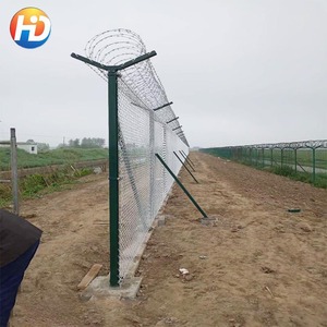 4ft 5ft 6ft <span class=keywords><strong>2m</strong></span> <span class=keywords><strong>Hauteur</strong></span> 50ft <span class=keywords><strong>Rouleau</strong></span> Longueur PVC Enduit Cyclone <span class=keywords><strong>Grillage</strong></span> Clôture Galvanisé Chainlink Mesh Clôture pour la Sécurité - Product Image 3