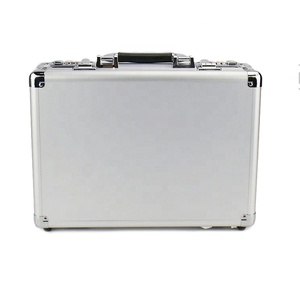 Maletín Personalizado de Metal y Aluminio para Abogado - Product Image 6