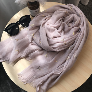Di alta qualità voile di cotone d'oro di cervo stampato sfilacciata dello scialle della sciarpa - Product Image 2