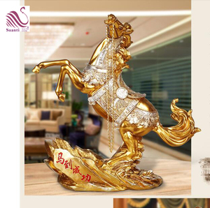 Statue de cheval en résine polyrésine dorée, décoration de maison, tendance, 2019 - Product Image 1