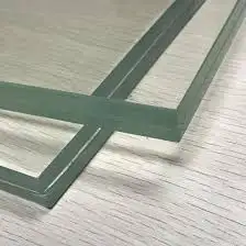 Paneles industriales de vidrio laminado de bajo costo Vidrio flotado ultra transparente universal Vidrio laminado a la venta