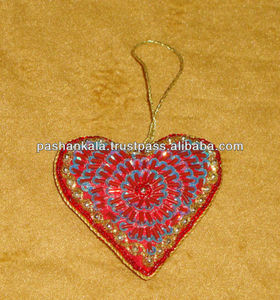 Ornement de Noël décoratif à suspendre, fait main, orné de perles - Product Image 1
