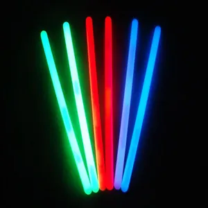 2019 热卖定制印刷 8 英寸化学光 Led 派对手镯项链发光棒 Led Glowsticks 泡沫在黑暗中发光棍棒