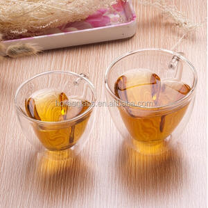 <span class=keywords><strong>Tazza</strong></span> di vetro a doppia parete a forma di <span class=keywords><strong>cuore</strong></span> <span class=keywords><strong>con</strong></span> manico in vetro borosilicato - Product Image 2