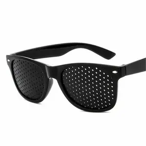 Venta al por mayor negro agujero de alfiler gafas de sol vista mejorar curación Natural cuidado de la visión gafas Anti-miopía alfiler gafas