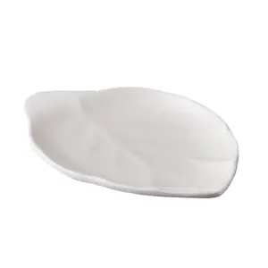 Elegant Design A5 Melamine Charger Platte Plaat Imitatie Keramische Wit Blad Vormige Plaat