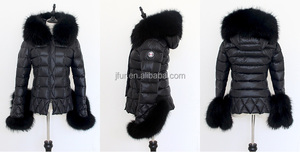 Manteau d'hiver pour femmes de style <span class=keywords><strong>court</strong></span> à la mode classique vêtements veste en duvet de canard de haute qualité avec <span class=keywords><strong>capuche</strong></span> en fourrure - Product Image 5