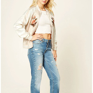 OEM <span class=keywords><strong>giacca</strong></span> autunnale personalizzata <span class=keywords><strong>giacca</strong></span> da donna con chiusura <span class=keywords><strong>a</strong></span> cerniera con colletto <span class=keywords><strong>a</strong></span> nastro ricamato floreale <span class=keywords><strong>giacca</strong></span> Bomber in raso - Product Image 5
