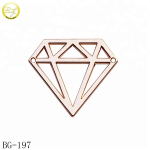 <span class=keywords><strong>Étiquette</strong></span>s de <span class=keywords><strong>vêtement</strong></span> en forme de diamant, logo 3D personnalisé, <span class=keywords><strong>étiquette</strong></span> de <span class=keywords><strong>vêtement</strong></span> en métal creux avec 2 trous - Product Image 1