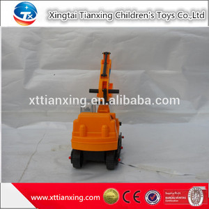 Pass iso9001:2000 fabricant de jouets pour enfants tour sur la voiture jouet réservoirs modè<span class=keywords><strong>le</strong></span> de pelle pour les enfants - Product Image 5