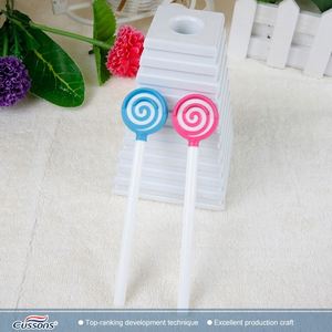 Nettoyeur de langue pour enfants en silicone sans BPA, design sucette mignon, poignées faciles à saisir, capuchons souriants, aide à rafraîchir l'haleine - Product Image 2