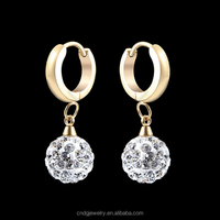 Pendientes colgantes dorados con diseño de bola de cristal, pendientes largos con pompón