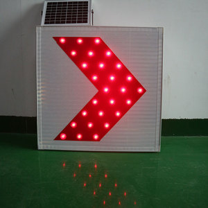 Yol inşaatı trafik kontrol ekipmanları güneş led yanıp sönen ok işareti - Product Image 1
