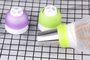 A buon mercato glassa borsetta ugello convertitore per decorazione torta per Cupcake biscotto fondente 3 fori 3 colori - Product Image 6