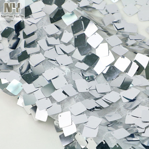 Tissu à paillettes carrées argentées brillantes en tissu uni Nanyee Textile sur filet <span class=keywords><strong>blanc</strong></span> - Product Image 2