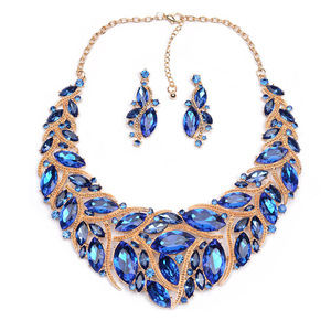 Placcatura della lega di lusso Europei e Americani gioiello esagerato breve collana orecchini set - Product Image 3