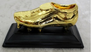 الراتنج كرة القدم أو كرة القدم التمهيد حذاء جائزة الكأس - Product Image 3