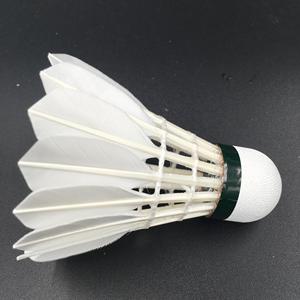 Volano da Badminton classico argento con confezione esterna personalizzata in piuma d'oca Oem di buona qualità - Product Image 3