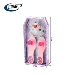 <span class=keywords><strong>Las</strong></span> niñas de la princesa de juguete de juguete de plástico visten los zapatos y el niño princesa corona de juguete - Product Image 1