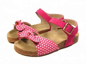 โรงงาน OEM/ODM รับออกแบบรองเท้าแตะสไตล์ใหม่สุดฮิต รองเท้าแตะชายหาดแบบแบนสำหรับเด็กผู้หญิง - Product Image 5