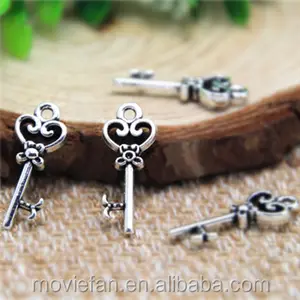 Coração chave encantos antigo tibetano prata bonito chave pingentes 21x8mm