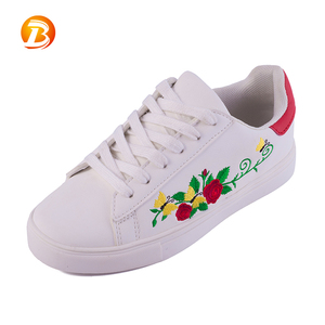 Bas prix femmes blanc lace up sneakers confortable casual planche à roulettes <span class=keywords><strong>chaussures</strong></span> - Product Image 1