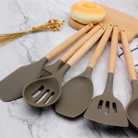 Peralatan dapur rumah dan barang dapur Set peralatan masak Set peralatan dapur gagang kayu silikon bahan ramah lingkungan