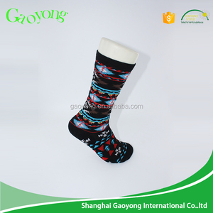 Top herstellung umweltfreundliche glow in <span class=keywords><strong>the</strong></span> dark socken - Product Image 3