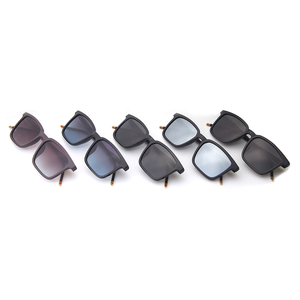 <span class=keywords><strong>Lunettes</strong></span> <span class=keywords><strong>de</strong></span> <span class=keywords><strong>soleil</strong></span> <span class=keywords><strong>de</strong></span> conception italienne, prix bas, achat en gros <span class=keywords><strong>de</strong></span> <span class=keywords><strong>lunettes</strong></span> <span class=keywords><strong>de</strong></span> <span class=keywords><strong>soleil</strong></span> avec verres polarisés TAC gris - Product Image 6
