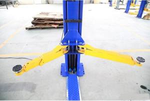 Pont élévateur hydraulique à deux colonnes de 4 tonnes / <span class=keywords><strong>vente</strong></span> d'équipements de <span class=keywords><strong>garage</strong></span> d'<span class=keywords><strong>occasion</strong></span> - Product Image 4