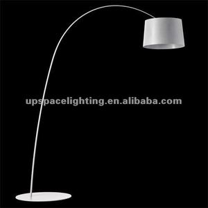 โคมไฟอลูมิเนียมยืนพื้นสีขาวสำหรับห้องนั่งเล่นดีไซน์นอร์ดิก - Product Image 2