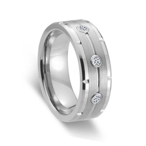 Anillo de Tungsteno Castillo de Stirling 2025: 8mm con Incrustaciones de Acero y Circonita Negra, Anillo de Matrimonio - Product Image 2