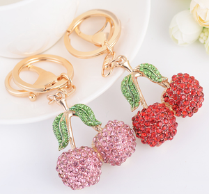 Venta al por mayor en existencias exquisito bolso encantos accesorio mujer lindo 3D metal rhinestone cereza llavero - Product Image 5