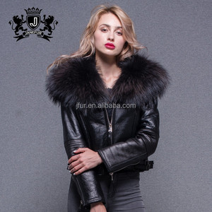Chaqueta corta de piel de oveja de doble cara con Cuello de piel de mapache grande - Product Image 6