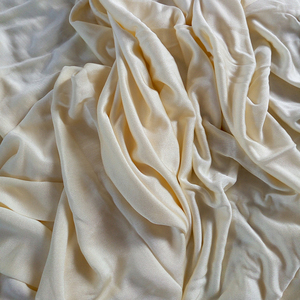 Tissu tricoté en jersey de soie et laine de couleur unie teint uni pour vêtement - Product Image 5