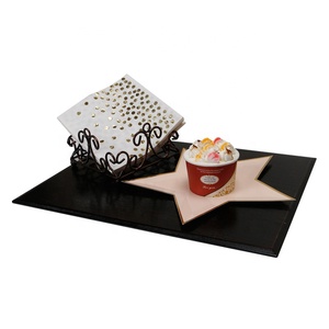 Assiettes de fête en papier jetables en forme d'étoile <span class=keywords><strong>rose</strong></span> vif de 400g/m2 avec bordure dorée - Product Image 5