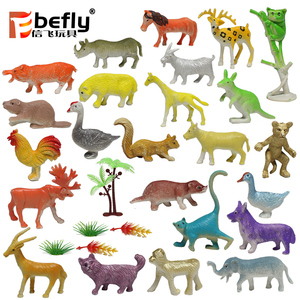 Set Promozionale di 24 Modellini di Animali 3D in Plastica, Giocattoli Economici - Product Image 1