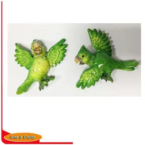 Polyresin karikatür Yeşil veya kırmızı papağan buzdolabı mıknatısı