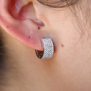8-10mm <span class=keywords><strong>Mini</strong></span> cerchio moda europea Minimal delicato gioiello Design Micro spiave Cz cerchio orecchino - Product Image 4