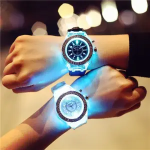 时尚手表女士手表流行led灯硅胶表带圆形表盘情人石英Led手表