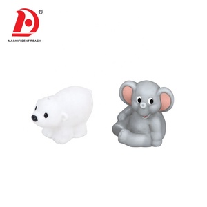 هوادا أنواع مختلفة جميلة للأطفال ألعاب حمام حيوانات بلاستيكية ناعمة صغيرة مع صافرة ضغط حوض استحمام لعبة عائمة - Product Image 5