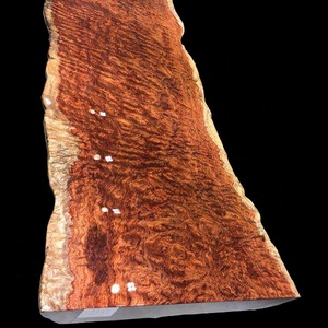 Tavolo in Legno Prezioso Bubinga Africano con Bordo Naturale - Product Image 4