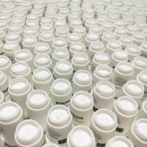 Shampoo Secco in Polvere OEM per Donne e Uomini - Formula Chimica Texturizzante Volumizzante per lo <span class=keywords><strong>Styling</strong></span> dei <span class=keywords><strong>Capelli</strong></span> - Product Image 4