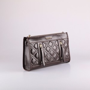 4966 2017 Bolso de Mano amplio para dama sofisticado en color negro con diseno de endredon frontal, fabrica de bolsos. - Product Image 3