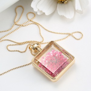 Medallón de cristal cuadrado para aromaterapia, colgante de oro de 18K, flor seca para niñas y mujeres, collar para regalo de San Valentín - Product Image 3