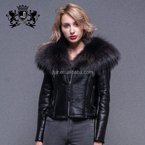Chaqueta corta de piel de oveja de doble cara con Cuello de piel de mapache grande - Product Image 3