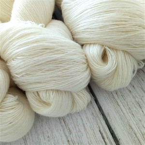 Sợi len Lotus Yarns loại ren, 1200m/100gram, 100% len Merino siêu mềm cao cấp, màu trắng tự nhiên, dùng để vẽ tay - Product Image 4