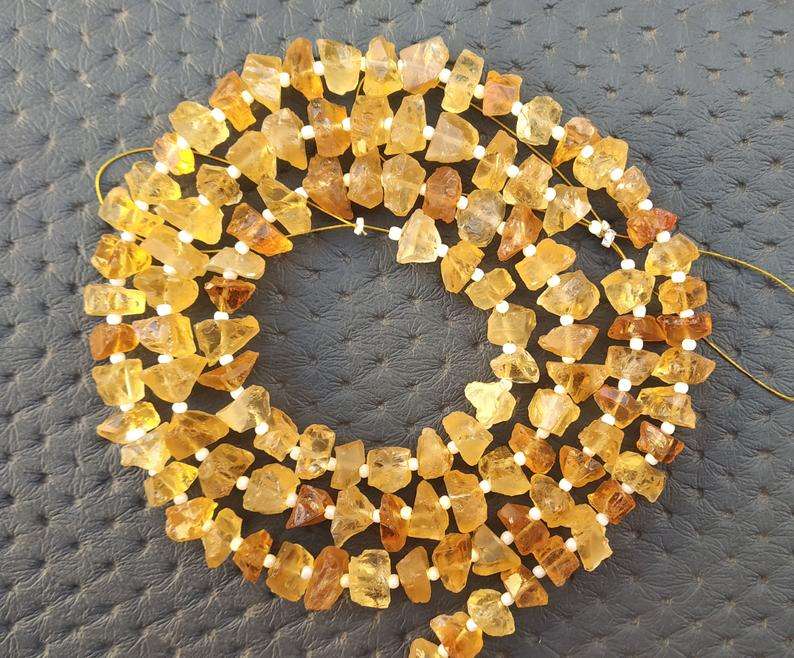 สีเหลือง