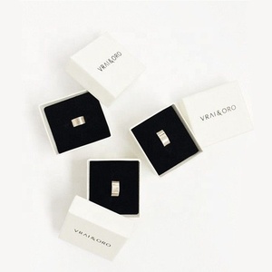 Giá Rẻ Dập Nóng Sinh Thái Thân Thiện Biểu Tượng Tùy Chỉnh In Giấy 2 Miếng Cứng Nhắc Sang Trọng Cứng Nhắc Hộp Quà Tặng Bao Bì Nhẫn Hộp Đồ Trang Sức - Product Image 1