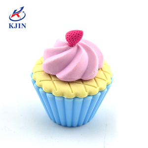 Gommes à effacer fantaisie et mignonnes en forme de microphones de maïs, de pistolets jouets et de gâteaux de carottes 2 en 1 avec <span class=keywords><strong>taille</strong></span>-<span class=keywords><strong>crayon</strong></span> pour enfants, 2023 - Product Image 4